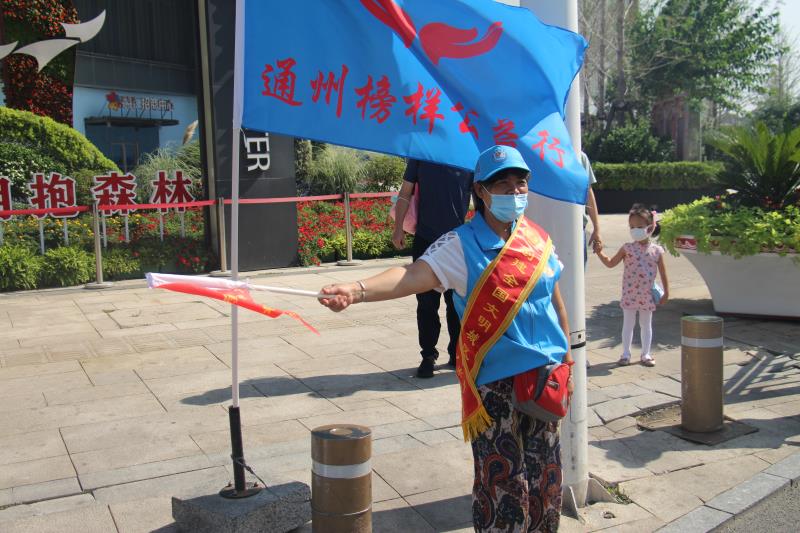 <strong>揭屄摸屄屄视频播放</strong>